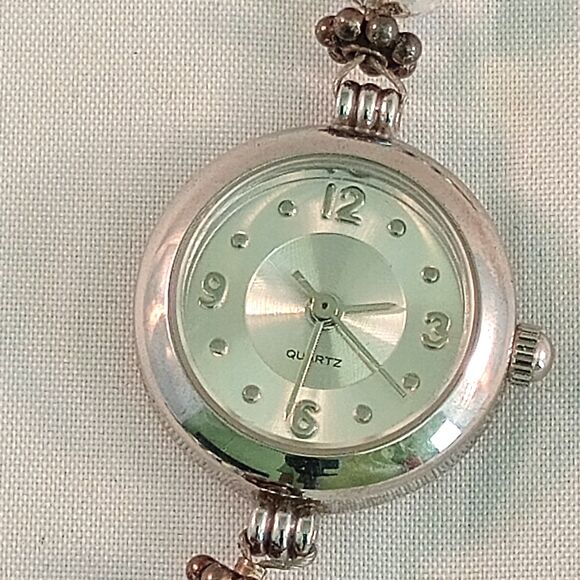 Vintage Beaded Quartz Toggle Ladies Analog Watch - Picture 2 of 5